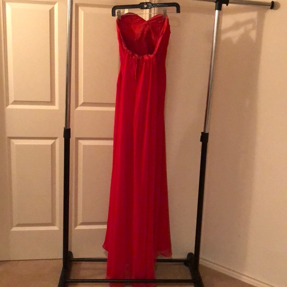 Beautiful formal dress! - Picture 3 of 8